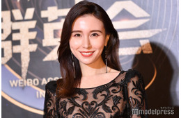 May J.、イタリア旅行満喫中の美背中ショット＆娘の立ち姿公開「美しすぎるママ」「娘ちゃんぷくぷくしてて尊い」の声