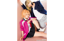 篠崎こころ＆高見奈央“ヤンキーヒロイン”に 制服コスプレで「ヤンマガ」登場