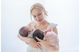 ヘラヘラ三銃士ありしゃん、双子出産を発表 子どもとの写真も公開