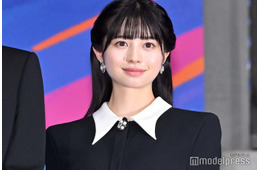 桜田ひより、オフショルで美肩のぞく ディズニー満喫ショットに「可愛くて涙出る」「あざとすぎる」とファン悶絶