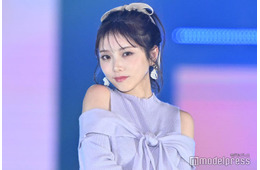 与田祐希、ベッドでバスローブ姿に 表情にも注目集まる