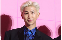 BTS・RM、除隊後初のSNS更新に注目集まる「爆速でびっくり」「前日のソロプリクラ可愛い」の声
