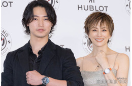 山崎賢人＆米倉涼子「35歳の高校生」クラスメイト再会に感慨「大事な作品」「全然手の届かないような大人に」