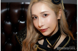 双子出産のヘラヘラ三銃士ありしゃん、自宅でのニューボーンフォト公開「可愛すぎる」「すでにママそっくり」の声