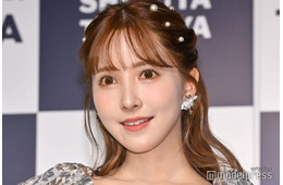 三上悠亜、ミニ丈トップスでほっそりウエストのぞく「スタイル抜群」「可愛すぎ」の声