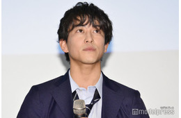 佐野岳、上裸でキャンプ満喫 鍛え上げた腹筋披露で「色気が出過ぎ」「彫刻のような肉体美」の声