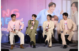 Snow Man向井康二、号泣する共演者に寄り添う タイの会場から歓声飛ぶ【Dating Game～口説いてもいいですか、ボス！？～】
