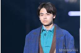 菅生新樹、黒髪復活に反響「似合ってる」「イメチェンの振り幅すごい」