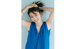 上戸彩、艶やかドレス姿披露「週刊FLASH」表紙登場