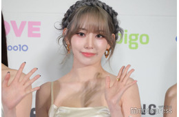 LE SSERAFIMサクラ、ミニ丈キャミワンピで美肩＆美脚輝く「女神」「曲線が綺麗」と話題