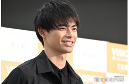 サッカー日本代表三笘薫選手、妻・剱持クリア選手とのウェディング写真公開「美男美女で目が幸せ」「お洒落で素敵」の声