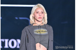 とうあ、ビキニ姿で美ボディ開放「夏が似合う」「眩しい」と反響