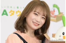 秋元真夏、キャミ姿でリラックス ベッドルームでの動画公開に「可愛すぎる」の声