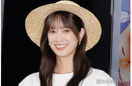元日向坂46佐々木久美、オフショル私服で韓国満喫「スタイルが神」「眩しい」と反響