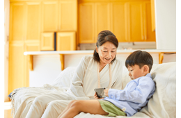 50代のばあばが大好きな3歳の孫。お化けが怖い”ばあば”への対応に…「カッコいい」「癒された」「笑顔になった」