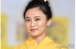 小島瑠璃子、夫の死去報告後5ヶ月ぶりインスタ更新 金髪水着姿で子どもと2ショット