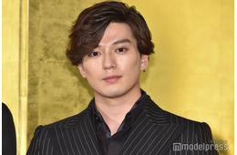 新田真剣佑、父・千葉真一さんは「まだいると思ってます」「全然知らない間に逝ってた」本音・尊敬語る