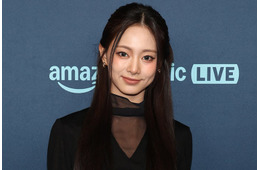 TWICEツウィ、へそ出しルックで圧巻美くびれ披露「綺麗すぎ」「スタイル抜群」の声