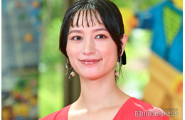 ラスベガス滞在中の高橋ユウ、息子抱っこ3ショット公開「笑顔似てる」「兄弟そっくり」と反響