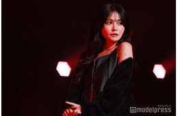 元AKB48込山榛香、家族4ショットで姉の誕生日祝福「豪華なプレート」「素敵」の声