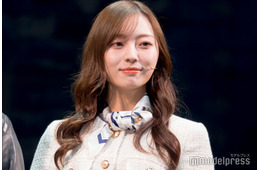 乃木坂46梅澤美波、丈短めトップスでへそ出し「色っぽい」「ビリケンさんが羨ましい」と反響