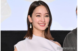剛力彩芽、すっぴんからのメイク動画公開「レベチの美しさ」「丁寧で分かりやすい」と反響続々