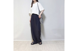 今季の白Ｔは「表面感トップス」が正解！体型を拾わない涼感コーデが叶います【40代の毎日コーデ】