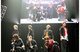 Travis Japan、NYで2度目のワールドツアー開幕 ダンスバトル＆コラボで会場沸かす【Travis Japan World Tour 2025 VIIsual】
