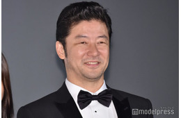 浅野忠信、息子・佐藤緋美との肩組み2ショット動画公開「親友みたいな親子」「パパの顔してる」の声
