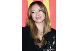 MAX・LINA、ポールダンス披露で美ボディ際立つ「すごい筋肉量」「引き締まってる」の声