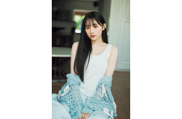 乃木坂46川崎桜、タンクトップ姿で素肌輝く “プク顔”も披露
