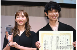 庄司智春、藤本美貴と初設立の「ベストパートナー部門」受賞 妻の総額4800万円ジュエリーも「ミキティのためならリボ払い」【第36回 日本ジュエリーベストドレッサー賞】