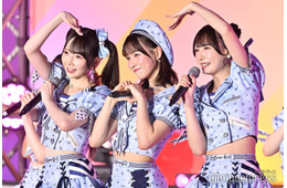 ≠ME、マリン風衣装で夏らしさ満載 デビュー曲「≠ME」で締めくくる【TIF2025】