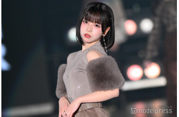 iLiFE!あいす、オフショルニットで美肩チラリ ブラウンコーデで秋の装い【関コレ2025A/W】