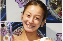 西山茉希、すっぴんでイベント登壇 インナービューティーへのこだわり明かす