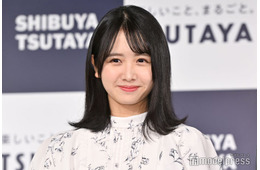 日向坂46上村ひなの、美脚際立つマリンルック披露「可愛すぎ」「大人っぽい」絶賛の声