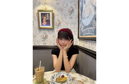 「今日好き」すみれ、ミニスカ×ニーハイから美脚スラリ「スタイル抜群」「おしゃれ」の声
