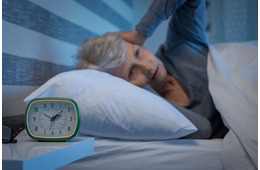 「ついに昼と夜の区別がつかなくなった」認知症である義母。昼夜逆転生活を改善する「目から鱗の方法」とは
