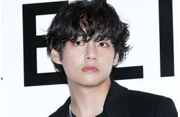 BTS・V、幼少期＆メンバーとのオフショット大量公開「成長が素晴らしい」「すでに完成してる」と反響