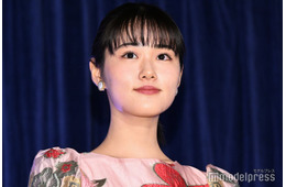 原菜乃華、肌見せノースリーブ姿披露 夏満喫ショットに「映画のワンシーンみたい」「スタイル抜群」と反響