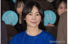 西田尚美、美脚全開ビーチショットに「スラリとしてて綺麗」の声