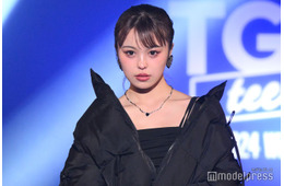 美人インフルエンサー、初釜山でプール満喫 ビキニ姿に反響「異次元スタイル」「ボディージュエリー可愛い」