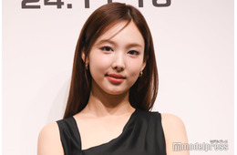 TWICEナヨン、ショーパン姿で美脚際立つ「かっこいい」「スタイル抜群」の声