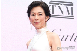 鈴木保奈美、“人生初”メッシュヘアに絶賛の声「いつかマリさんみたいな金髪にもしてみたい」