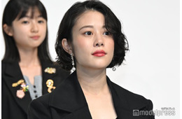 高畑充希、第1子妊娠発表後初の公の場 美脚際立つ“超ミニ丈”衣装で登場【秒速5センチメートル】