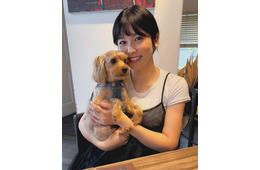 Creepy Nuts・R-指定の妻、愛犬誕生日を手作りケーキで祝福「色使い可愛い」「お店に売ってそうなクオリティ」の声