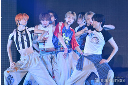 HYBE新グループaoen「TGC」初出演で「応援-HIGH」シグナルソング披露 肉体美に視線集中【TGC2025A/W】
