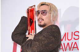 藤井 風、休日の過ごし方明かす「本当に地味な生活」“可愛い弟”と語った人気アーティストとは