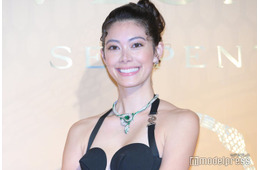 森星、浴室で美ウエスト全開「綺麗な腹筋」「憧れの体型」と反響