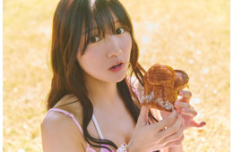 日向坂46河田陽菜、パン頬張り上目遣い 2nd写真集先行カット第3弾公開